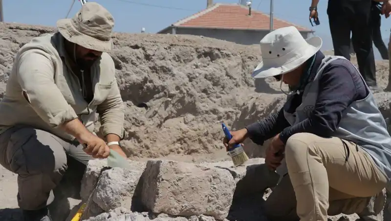 İç Anadolu'da Tarihin Derinliklerine İnen Büyük Mozaik Kazısı