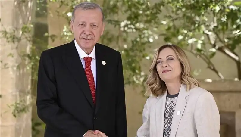 İstanbul'da Akdeniz Zirvesi: Erdoğan, İtalya ve Libya'nın Liderleriyle Bir Araya Gelecek
