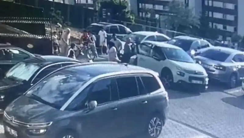 Eşini ve Yakınlarını Araba ile Ezerek Büyüleyen Olay!
