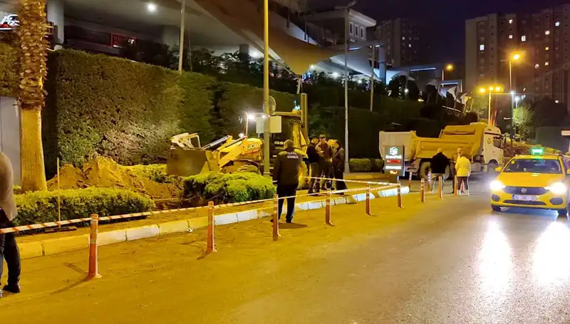 Bir AVM Girişinde Doğalgaz Paniği: Tehlike Anında Neler Yaşandı?