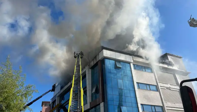 Esenyurt'ta Tekstil Atölyesinde Korkunç Yangın: Olayın Ayrıntıları Ortaya Çıktı