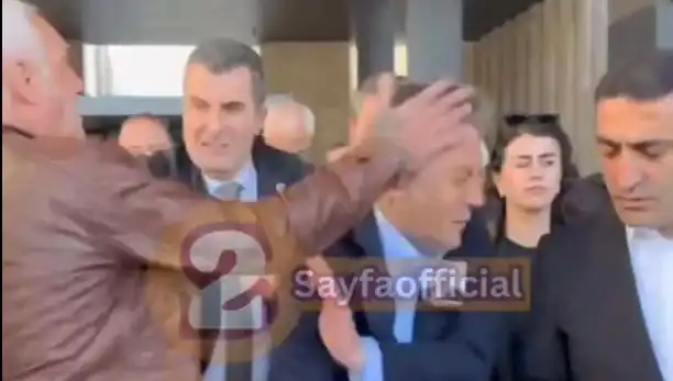 Özgür Özel, AKM Çıkışında Darbeye Uğradı: Saldırının Detayları Ne?