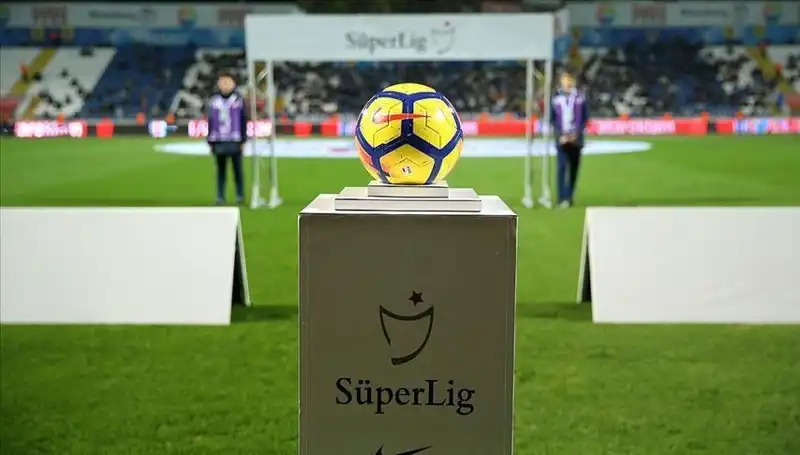 Süper Lig'de Pazar Ateşi: Zirve Yarışı Kızışıyor!