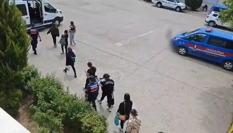 Taylandlı Kadınlara Çalışma ve Oturma İzni Vaadiyle Fuhuş Çeteleri