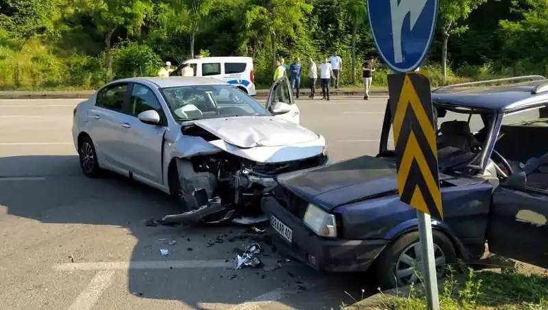 Görele’deki Feci Kaza: Sürücü Araç Camından Fırladı ve Hayatını Kaybetti