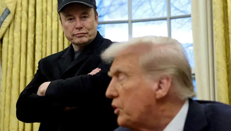Elon Musk Trump Kabinesinden Ayrıldı: Gelecek Planları Nereye Gidiyor?