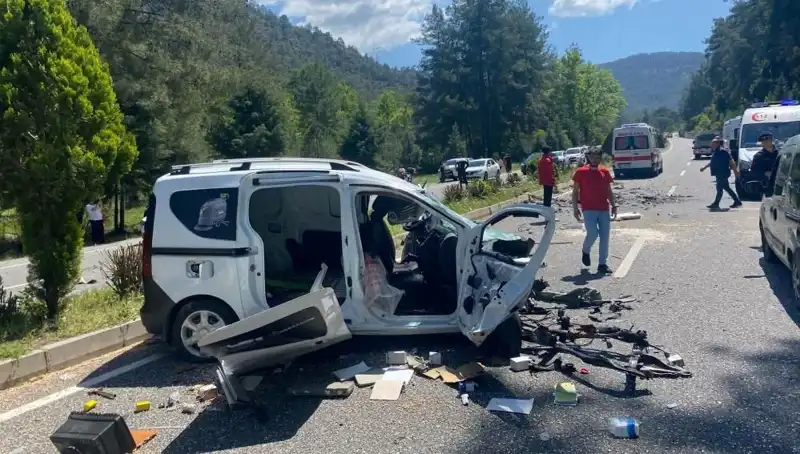 Marmaris'te Feci Kaza: Yolda Savaş Alanı Görüntüleri Ortaya Çıktı