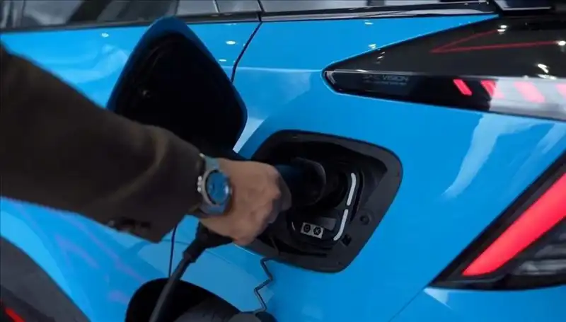 Türkiye'de Elektrikli Araç Şarj İstasyonları Sayısı 11 Bini Geçti