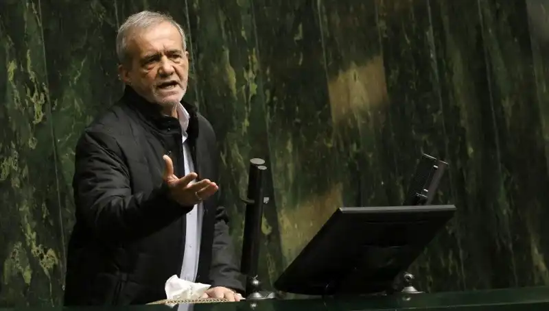Ekonomik Krizin Ortasında Lüks Gezi: İran Cumhurbaşkanı Yardımcısının Görevden Alınması