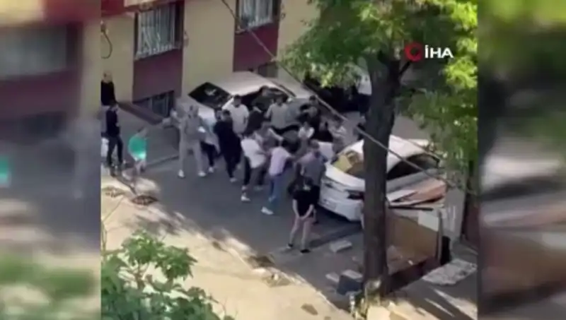 Kapıları Zorlayan Madde Bağımlısına Meydan Dayakları: Güzel Bir Başlangıç mı?
