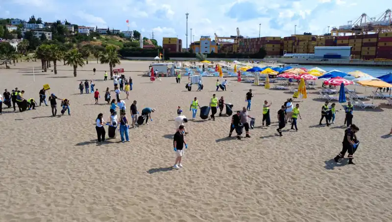 Plajlarda Dev Temizlik Seferberliği: Doğaya Duyarlılık Artıyor