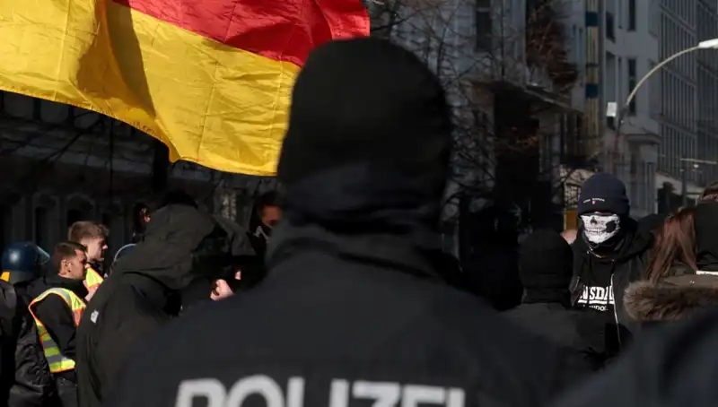 Berlin'de Türk Market Zincirine Gece Yarısı Silahlı Saldırı Gerçekleşti