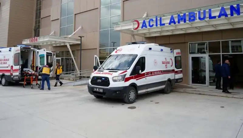 Erzincan'da Korkunç Kaza: Bir Can Gitti, Üç Kişi Yaralandı