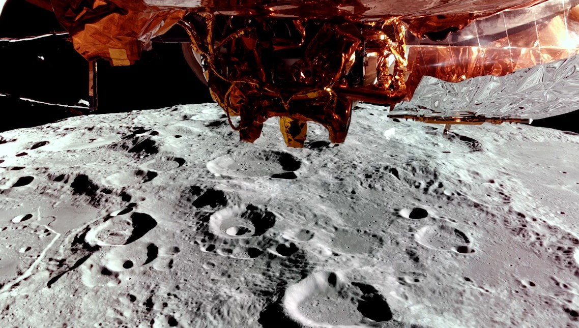 Firefly Aerospace, Ay'ın Gizemli Yüzünün Görüntülerini Şaşırtıcı Bir Biçimde Paylaştı!