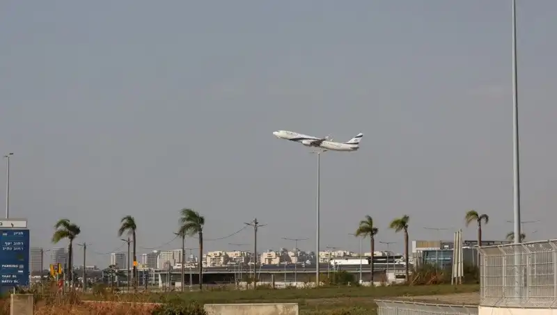 Husiler Üzerinden Geliyor: İsrail'in Ben Gurion Havalimanı'na Füze Saldırısı