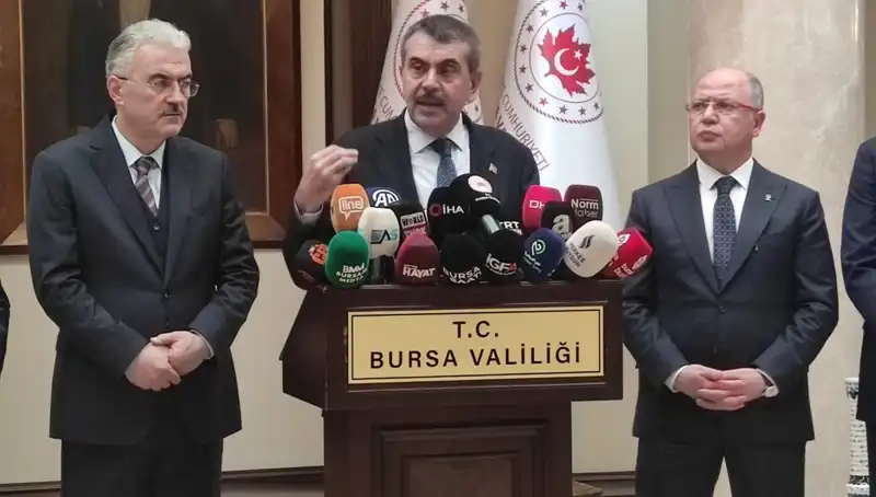 : Bakan Tekin, Protestolara Katılan Çalışanlara Uyarıda Bulundu