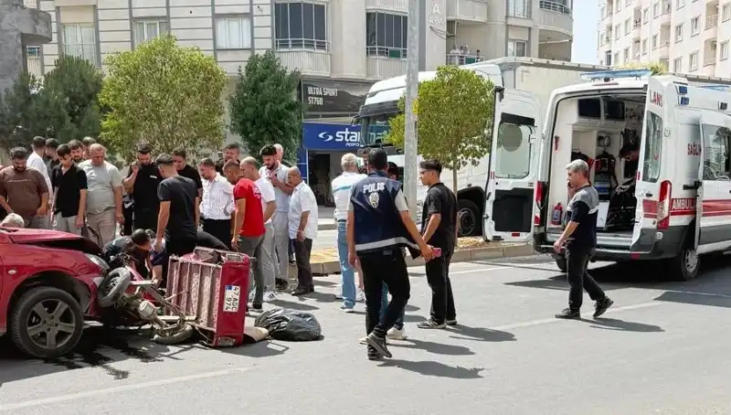 Mardin’de Trafik Kazası: İki Kişi Yaralandı, Kaza Anı İfşa Oldu
