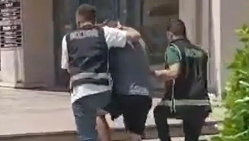 Sahte Dolarla Alışveriş Yapan Turist, Ülkeden Sınır Dışı Edildi!