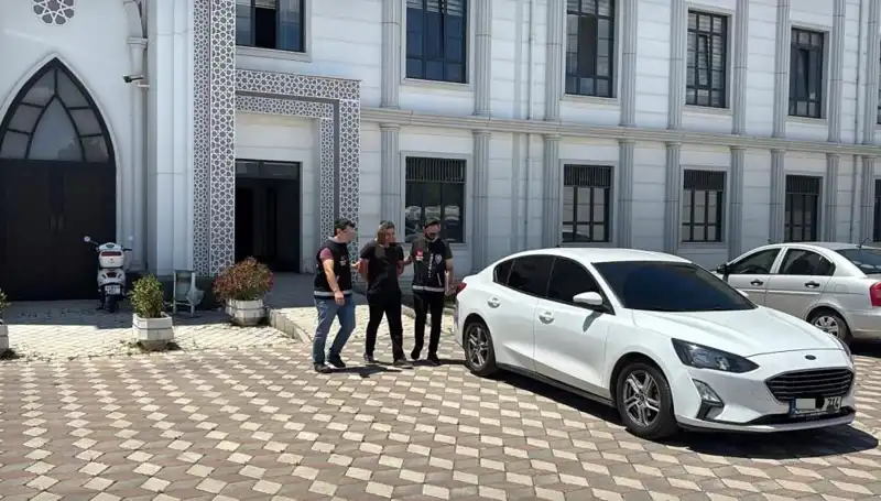 Kocaeli'de Şok Cinayet: Katil Zanlısı Adliyeye Sevk Edildi