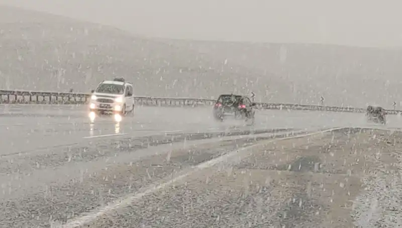 Nisan Ayında Bahar Beklerken Şaşırtan Kar Sürprizi