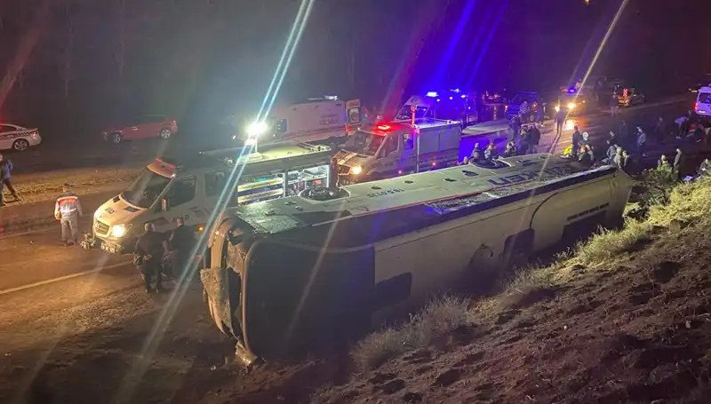 İşçi Servisi Şarampole Devrildi: 23 Yaralı, Olayın Ayrıntıları Belli Oldu