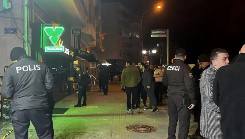 Eğlence Mekanında Silahlı Saldırı: Gecenin Karanlığında Bir Hayat Tehlikede