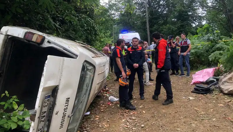 Rize'de Minibüs Kazası: Yamaçtan Yuvarlanan Araçta Acı Tablo
