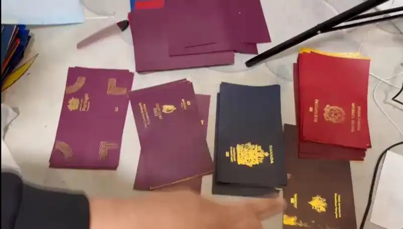 Türkiye'de Sahte Kimlik Üreticilerine Büyük Darbe: Operasyon Detayları Açıklandı