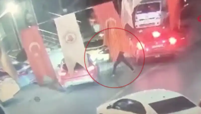 Kağıthane'de Sokak Ortasında İşlenen Kanlı Cinayet: Genç Adam Kurşun Yağmuruna Tutuldu!