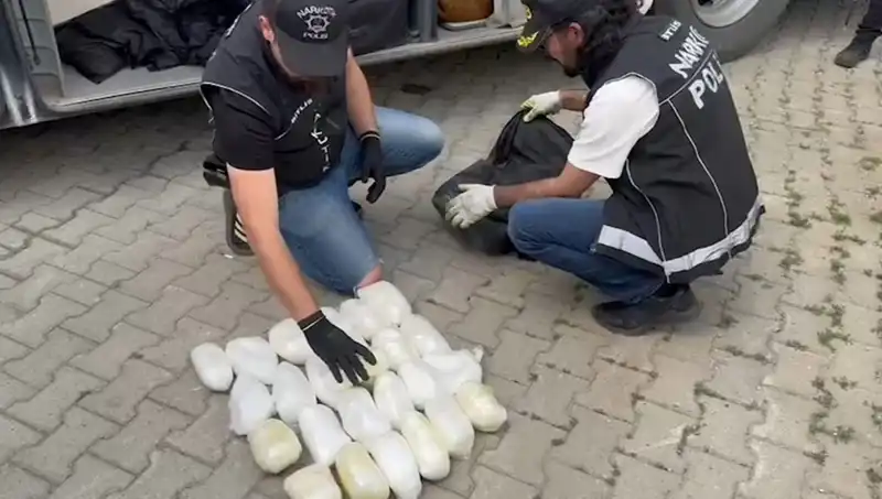 Yolcunun Valizinden Çıkan 13 Kilo Metamfetamin Olayı: Detaylar Şaşırtıyor!