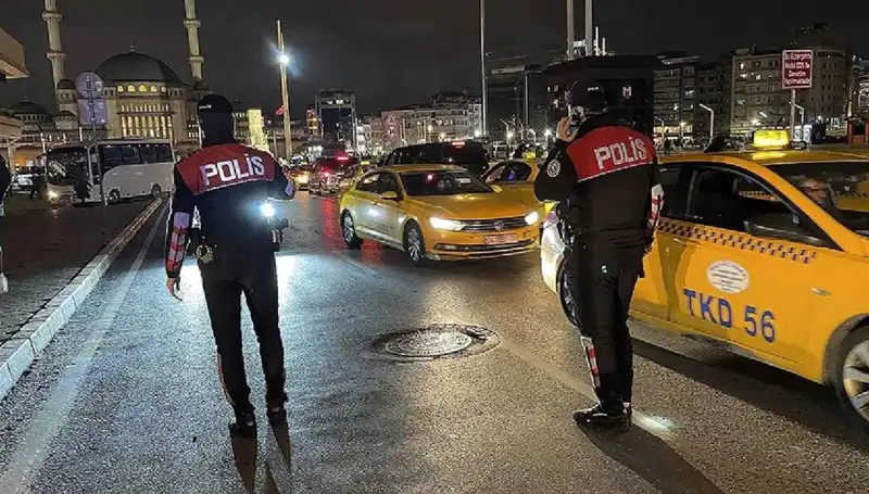 Gece Yarısı Gerçekleşen "Huzur İstanbul" Operasyonunda 873 Gözaltı