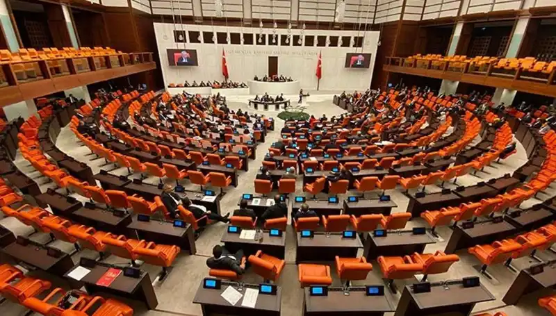 Emekli İkramiyesi 4 Bin TL Oluyor: TBMM'deki Tarihi Gelişme