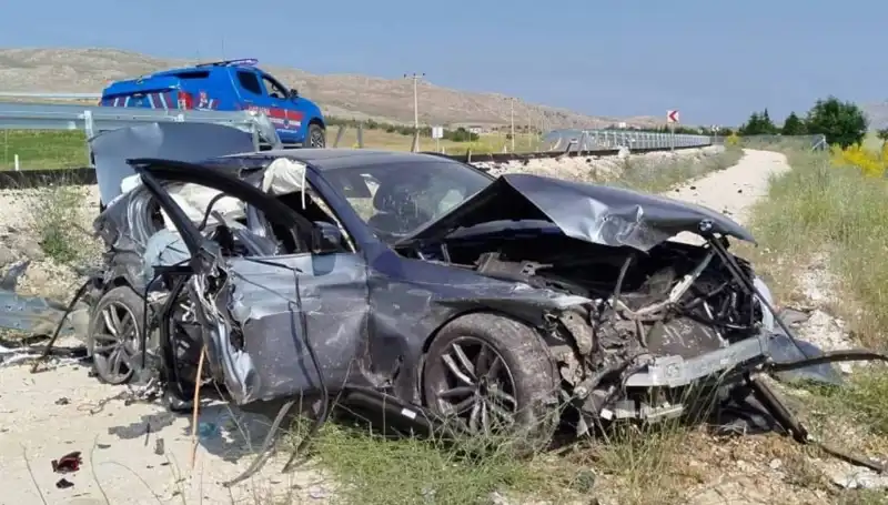 Sivas’ta İki Ayrı Trafik Kazası: Neyin Peşindeydiler?