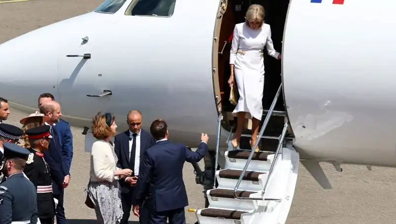Fransa Cumhurbaşkanı Macron’un Evlilik Krizi: Eşinin Ters Tepkisi Medyada Gündem Oldu