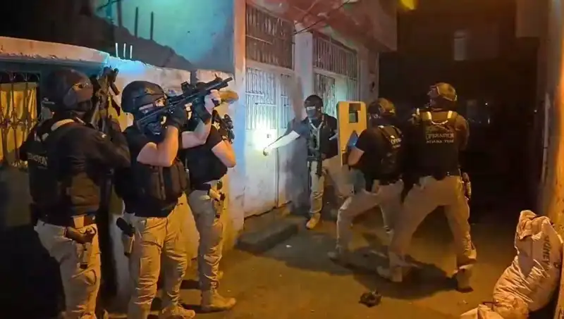 İstanbul’da DAEŞ Terörörgütüne Yönelik Büyük Operasyon: 18 Gözaltı