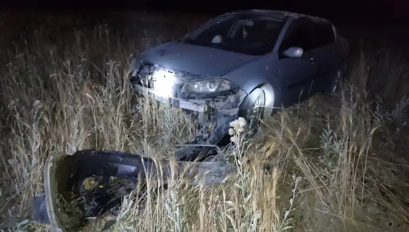 Burdur'da Kontrolü Kaybeden Araç Tarlaya Uçtu: Yaralıların Durumu Ciddi Mi?