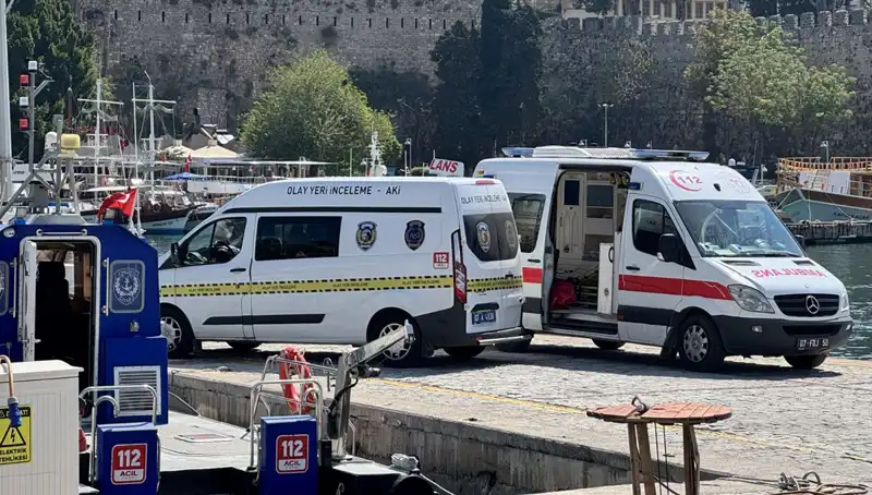 Antalya Plajında Gizemli Bir Bulgu: Denizde Erkek Cesedi İhbarı