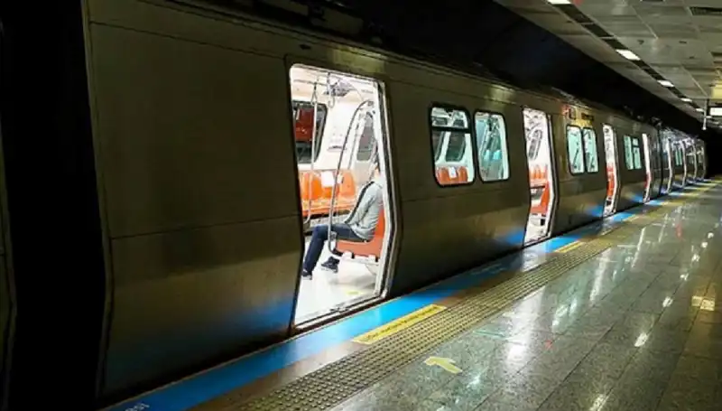 İstanbul’da Metro Durakları Geçici Olarak Kapatılıyor: Sebebin Ne Olduğu Merak Ediliyor