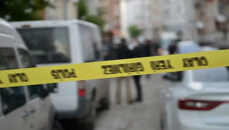 Sıcak sokaklarda dehşet! Satır ve bıçaklı kavga can aldı
