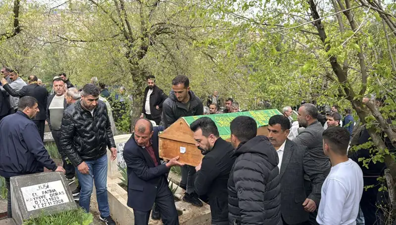 Karabük'te Yaşanan Trafik Faciasında Hayatını Kaybedenler Diyarbakır'da Anıldı