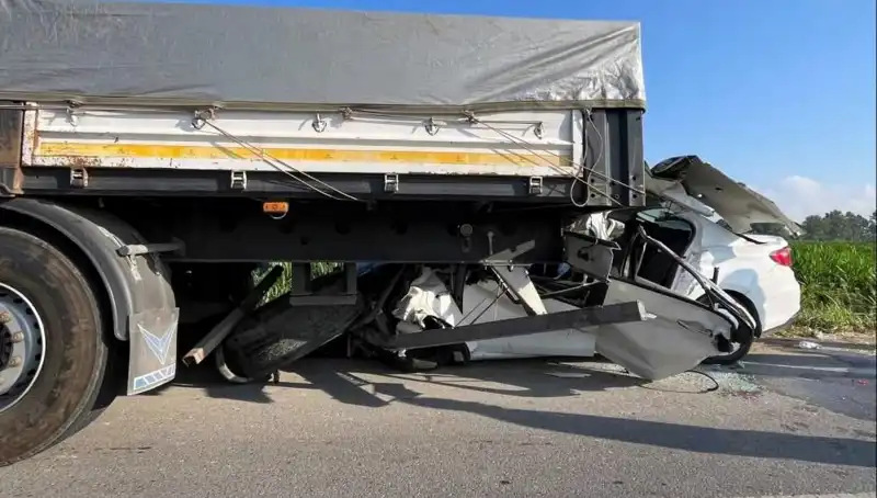 Sakarya’da Tüm Türkiye’yi Şok Eden Feci Kaza: 1 Kişi Hayatını Kaybetti