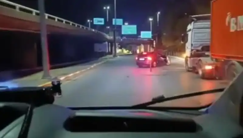 İstanbul'da Zamanla Yarışan Büyük Kaçakçılık Operasyonu: 36 Milyon 600 Bin TL'lik Ürün Ele Geçirildi