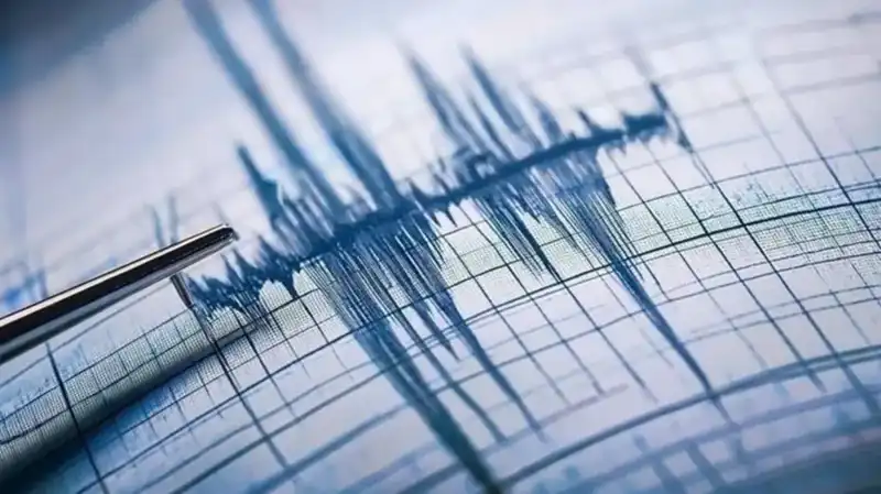 Ege Denizi'nde 4,8 Büyüklüğünde Deprem: Uzmanlar Ne Diyor?