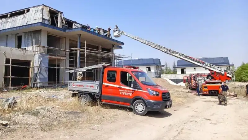 Gölbaşı'nda Villaları Tehdit Eden Yangın, Yerel Halkı Tedirgin Etti