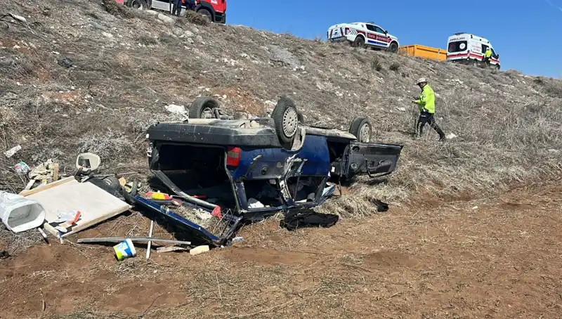 Otomobil Şarampole Uçtu: 7 Kişinin Durumu Ciddi, Gözler Olay Yerinde